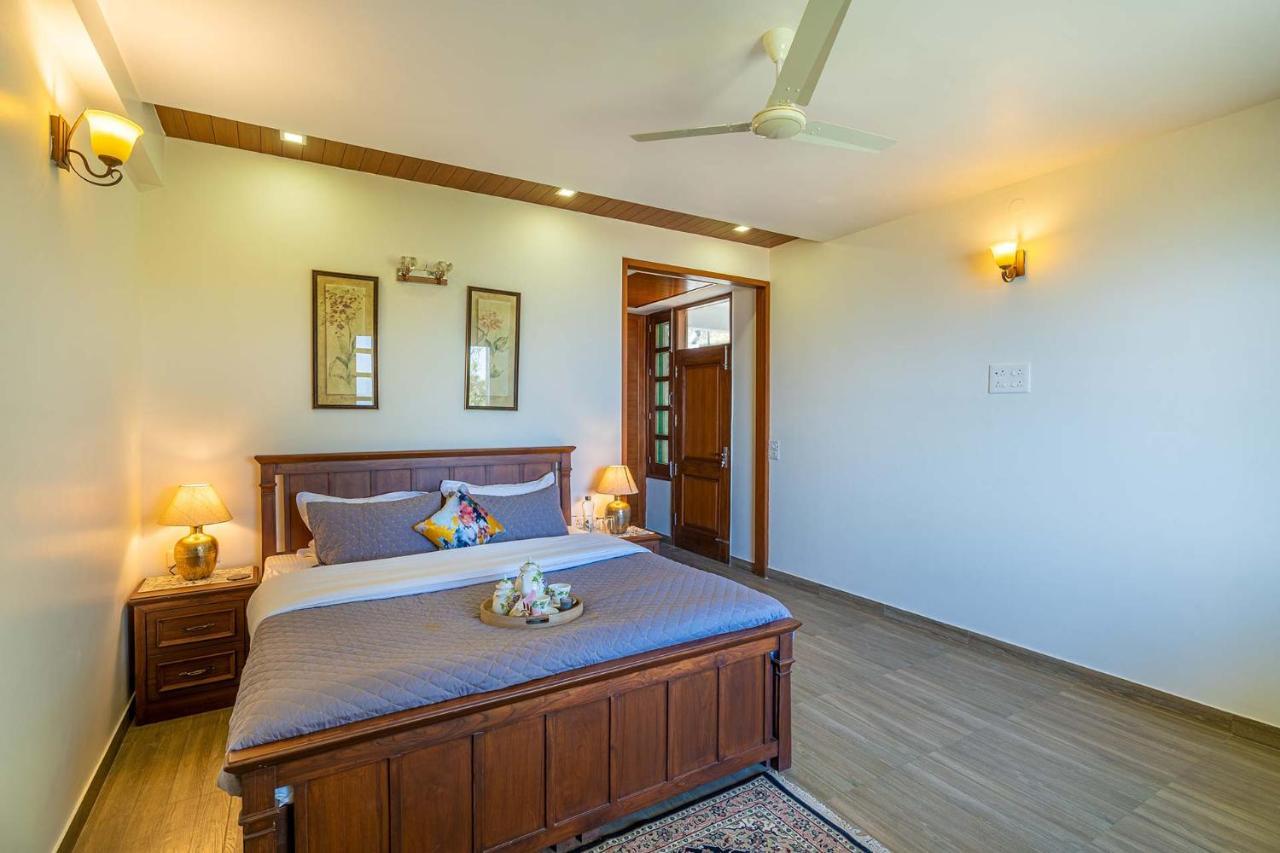 Stayvista At Floradale W Jacuzzi & Wood-Fire Pizza Kasauli Exterior photo