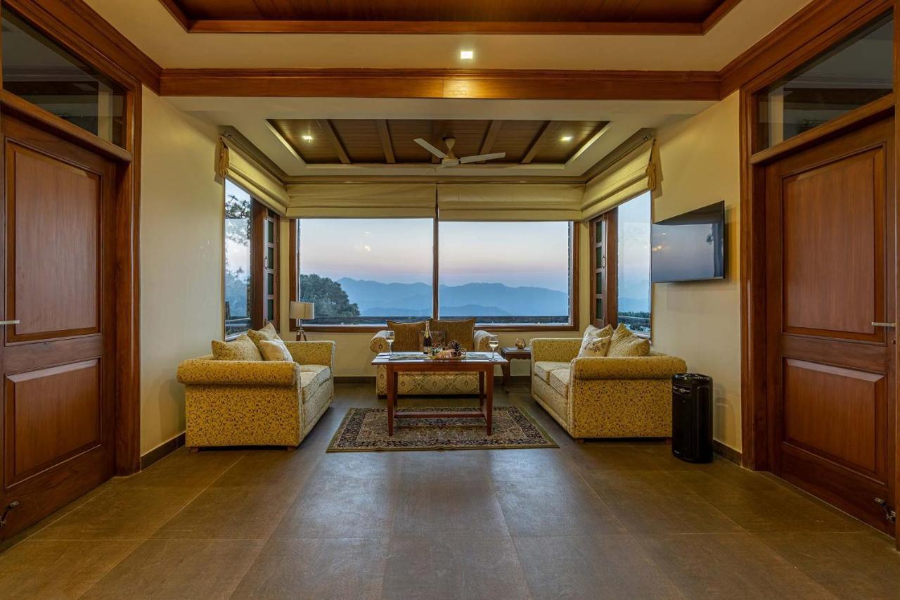 Stayvista At Floradale W Jacuzzi & Wood-Fire Pizza Kasauli Exterior photo