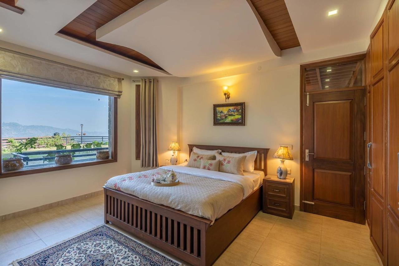 Stayvista At Floradale W Jacuzzi & Wood-Fire Pizza Kasauli Exterior photo
