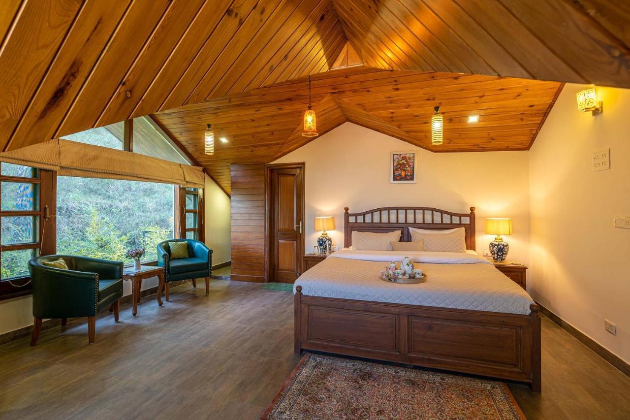 Stayvista At Floradale W Jacuzzi & Wood-Fire Pizza Kasauli Exterior photo