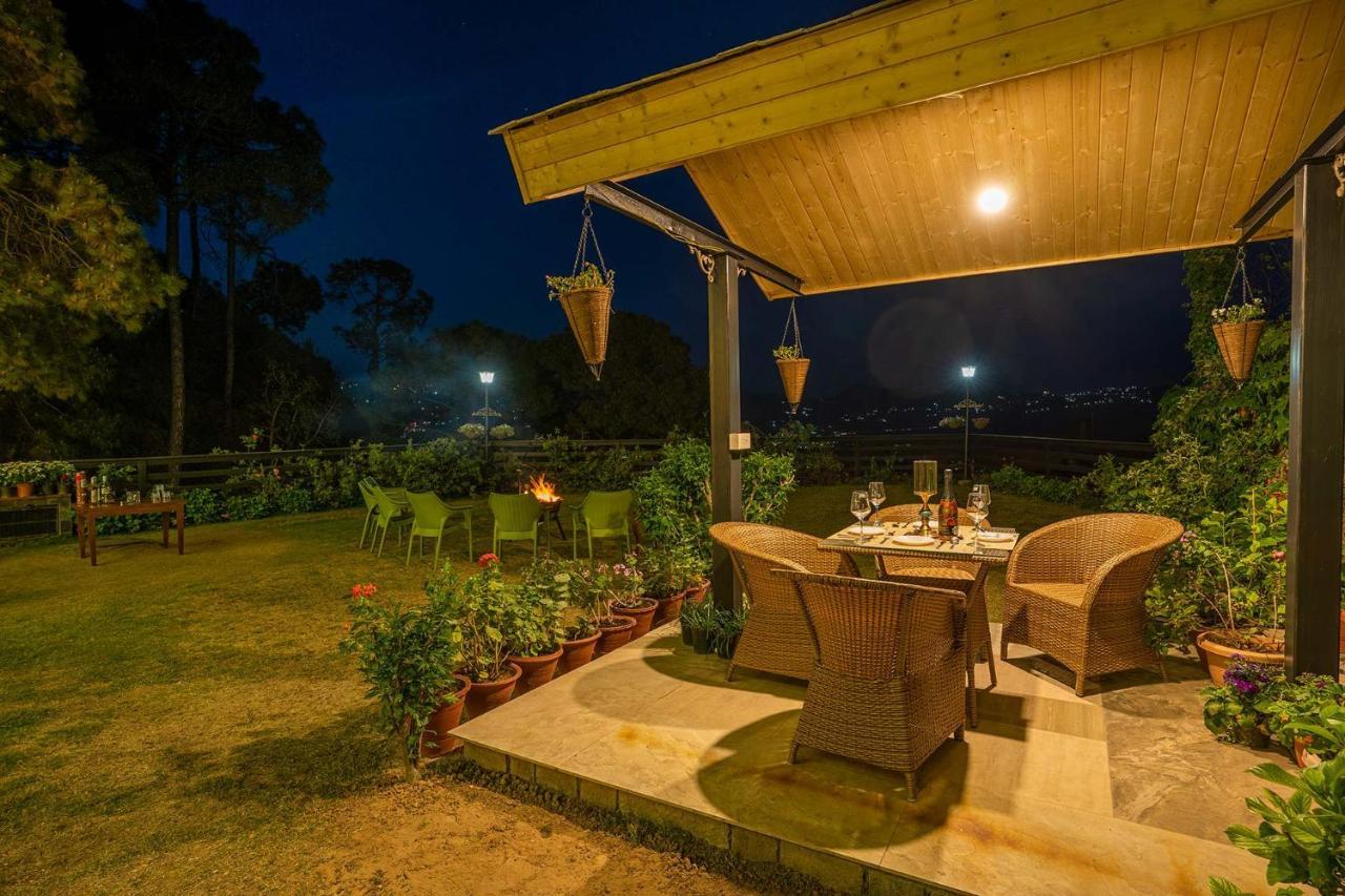 Stayvista At Floradale W Jacuzzi & Wood-Fire Pizza Kasauli Exterior photo