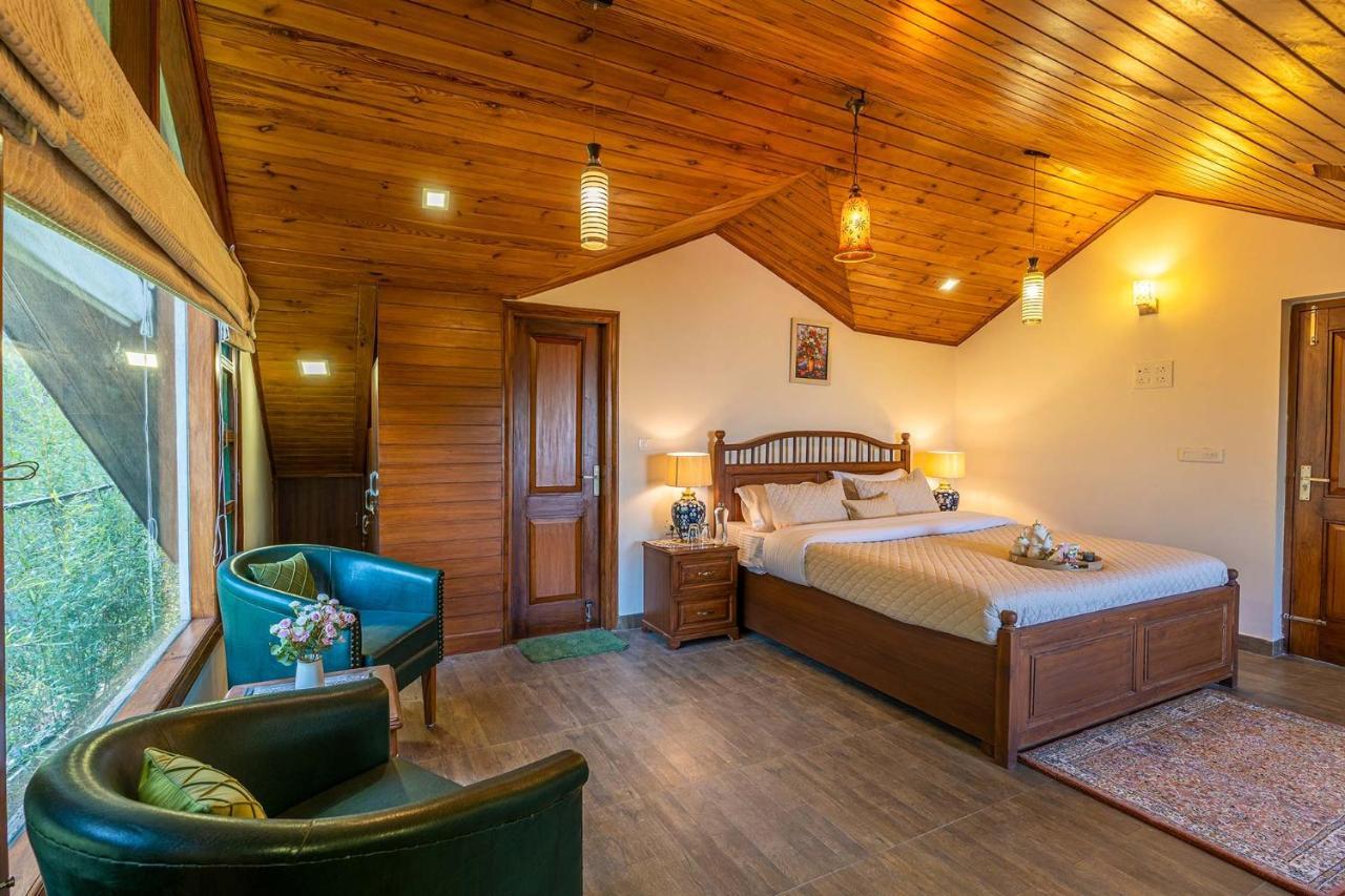 Stayvista At Floradale W Jacuzzi & Wood-Fire Pizza Kasauli Exterior photo