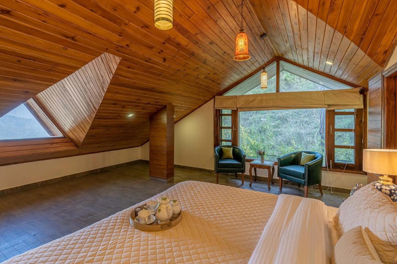 Stayvista At Floradale W Jacuzzi & Wood-Fire Pizza Kasauli Exterior photo